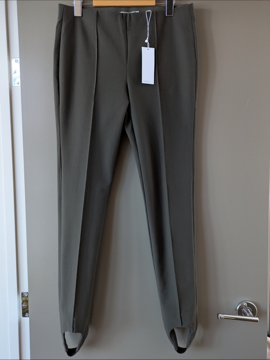 Vince Pants - Vince Brown Stirrup Pants Size Medium Front Crease Mid Rise Minimalist|Office